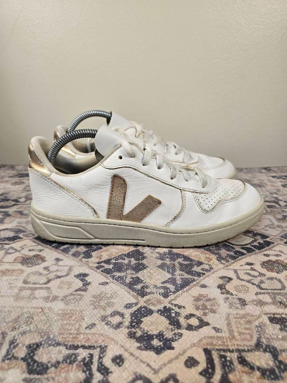 Veja V-10 Womens Shoes Size 9 Extra-White Platine Leather Lace-Up Sneakers